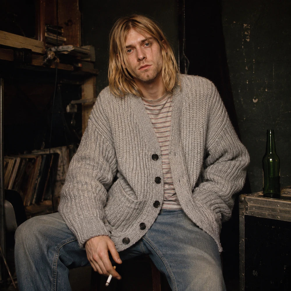 Avslappnad V-ringad cardigan