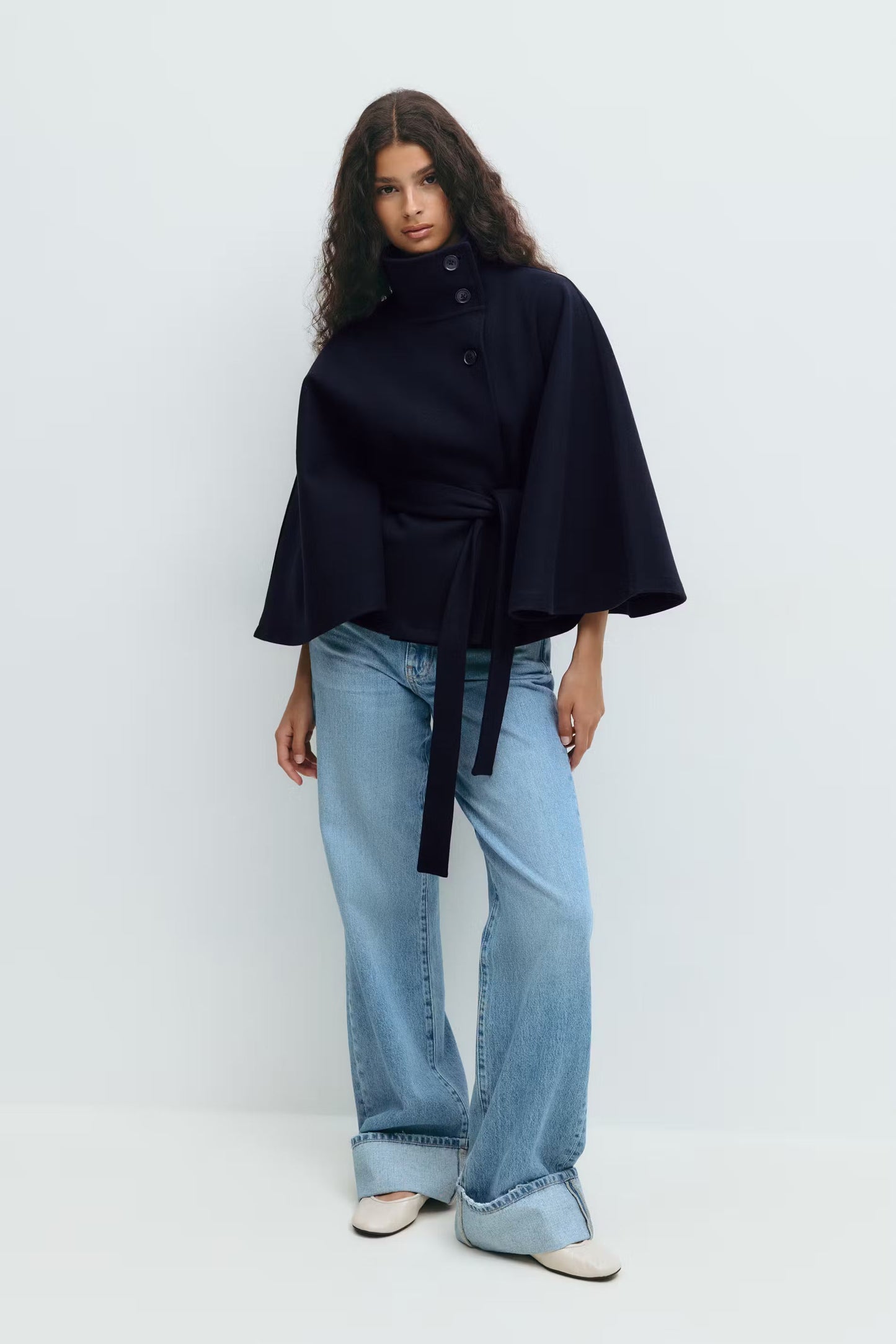 Alma™ | Elegant Damkappa med Skärp