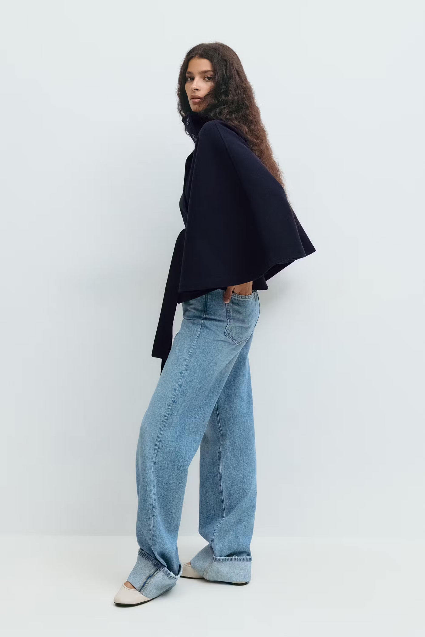 Alma™ | Elegant Damkappa med Skärp