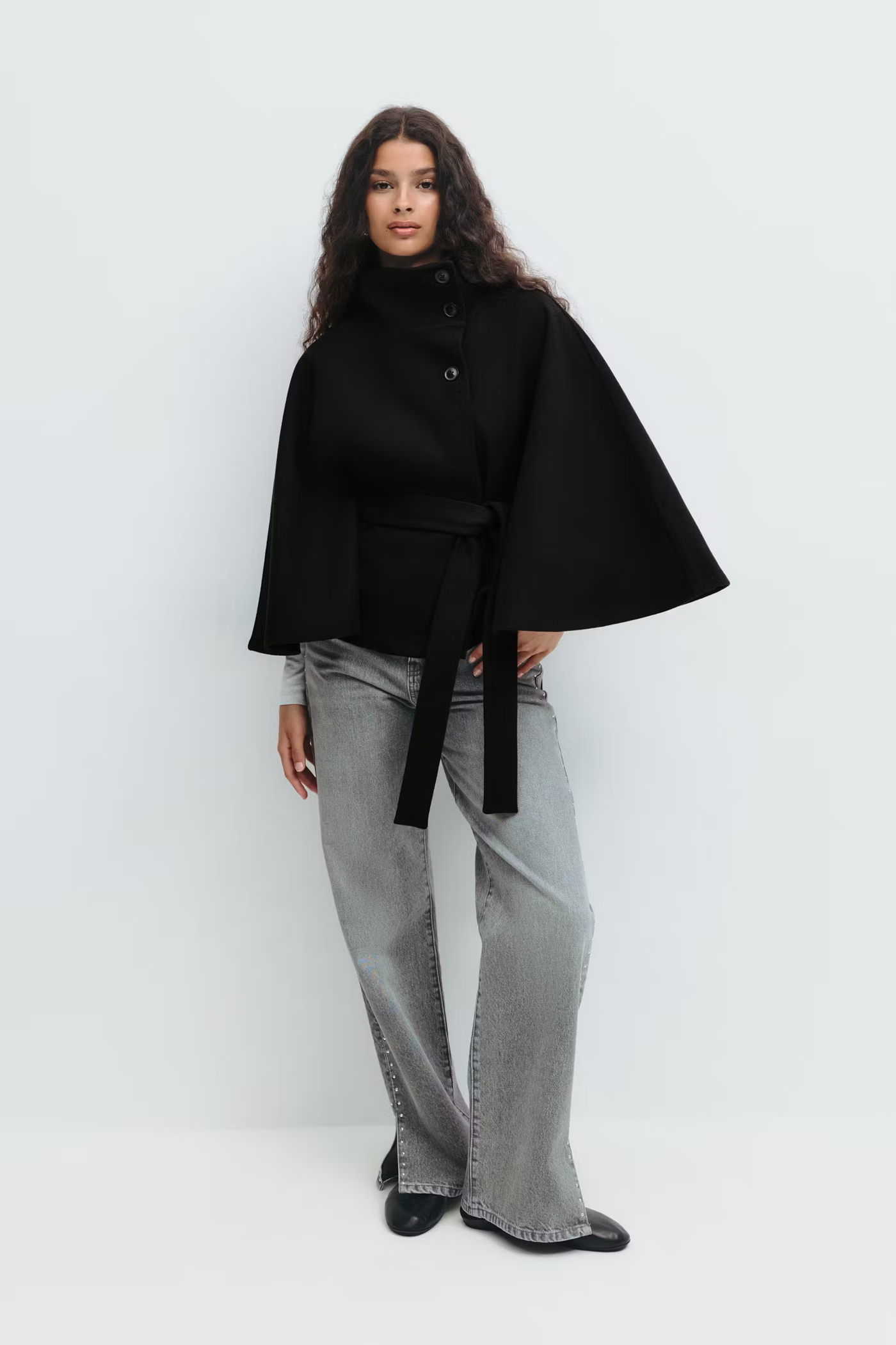 Alma™ | Elegant Damkappa med Skärp