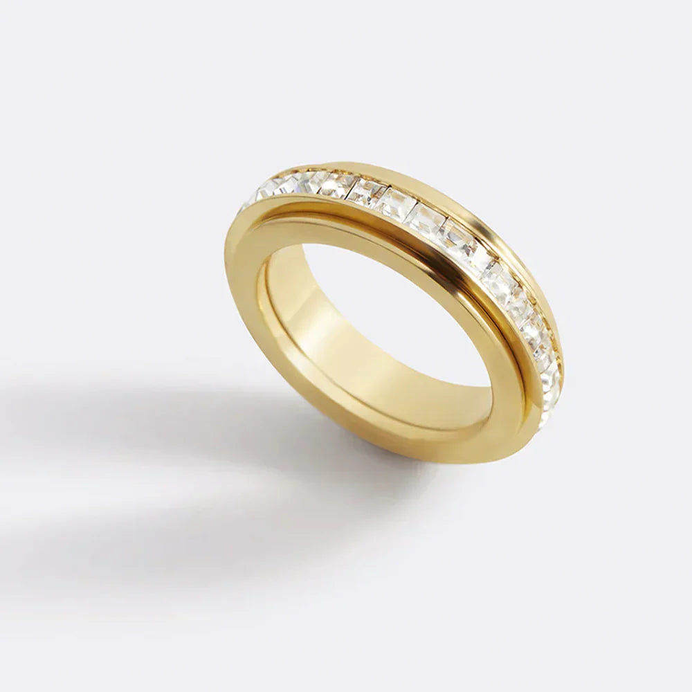Mila™ | Crystal Focus Ring