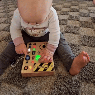 LumiPlay™ | Montessori Lekbräda med Ljus & Rörelse