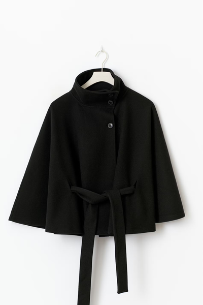 Alma™ | Elegant Damkappa med Skärp
