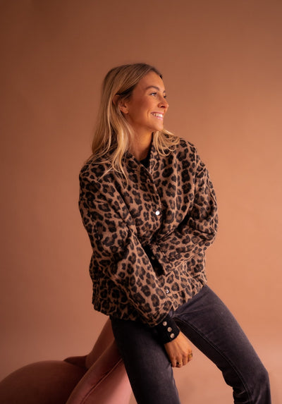 Diva™ | Trendig Jack med Leopardtryck: Din Nya Statement Plagg!