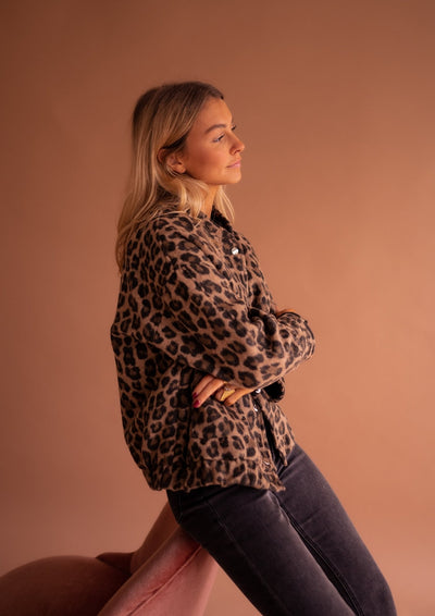 Diva™ | Trendig Jack med Leopardtryck: Din Nya Statement Plagg!