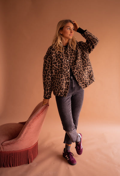 Diva™ | Trendig Jack med Leopardtryck: Din Nya Statement Plagg!