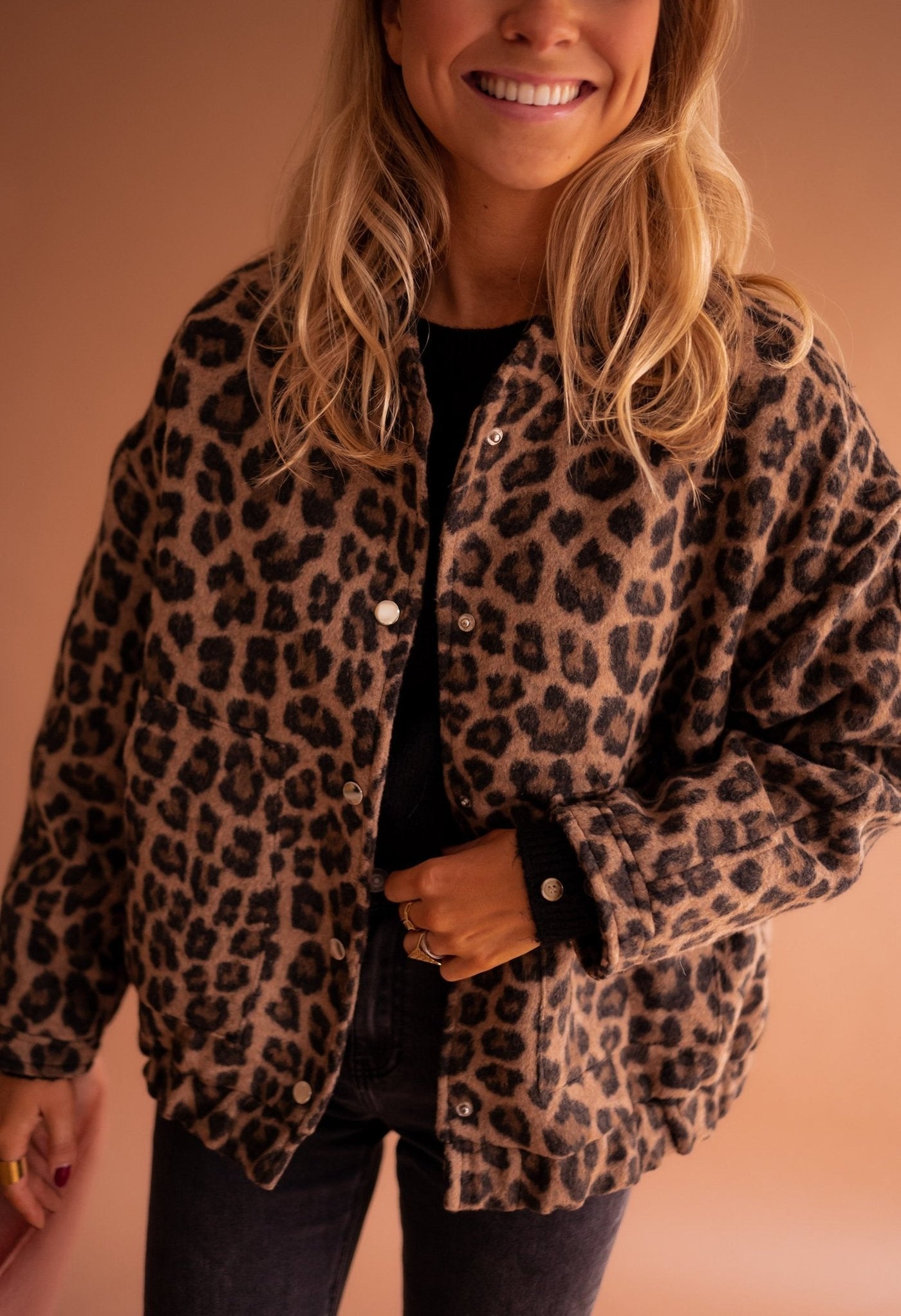 Diva™ | Trendig Jack med Leopardtryck: Din Nya Statement Plagg!