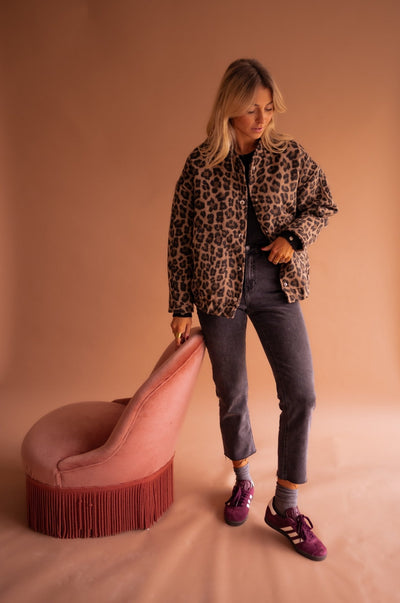 Diva™ | Trendig Jack med Leopardtryck: Din Nya Statement Plagg!
