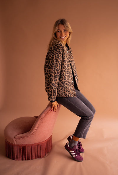 Diva™ | Trendig Jack med Leopardtryck: Din Nya Statement Plagg!